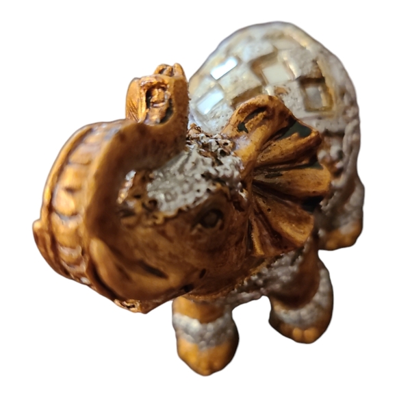 Small Indian Elephant Golden Resin Feng Shui Lucky Boho Figurine 2.5" Marked #4 - Picture 7 of 11